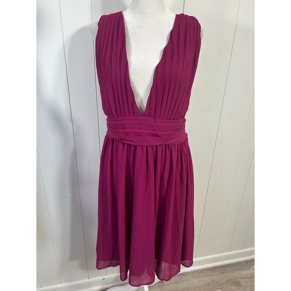 Love by Design Melissa Plunge Neck Chiffon Fit & Flare Dress. Berry Size L NWOT - Picture 3 of 7